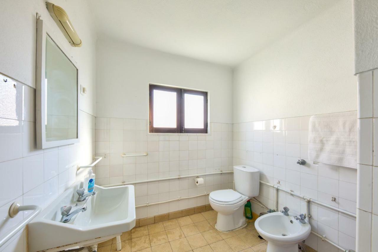 The Beach House Barra Bagian luar foto